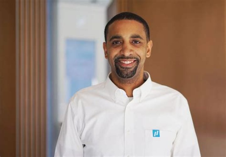 Dr. Raymond Dufresne Jr., MD – Barrington, RI